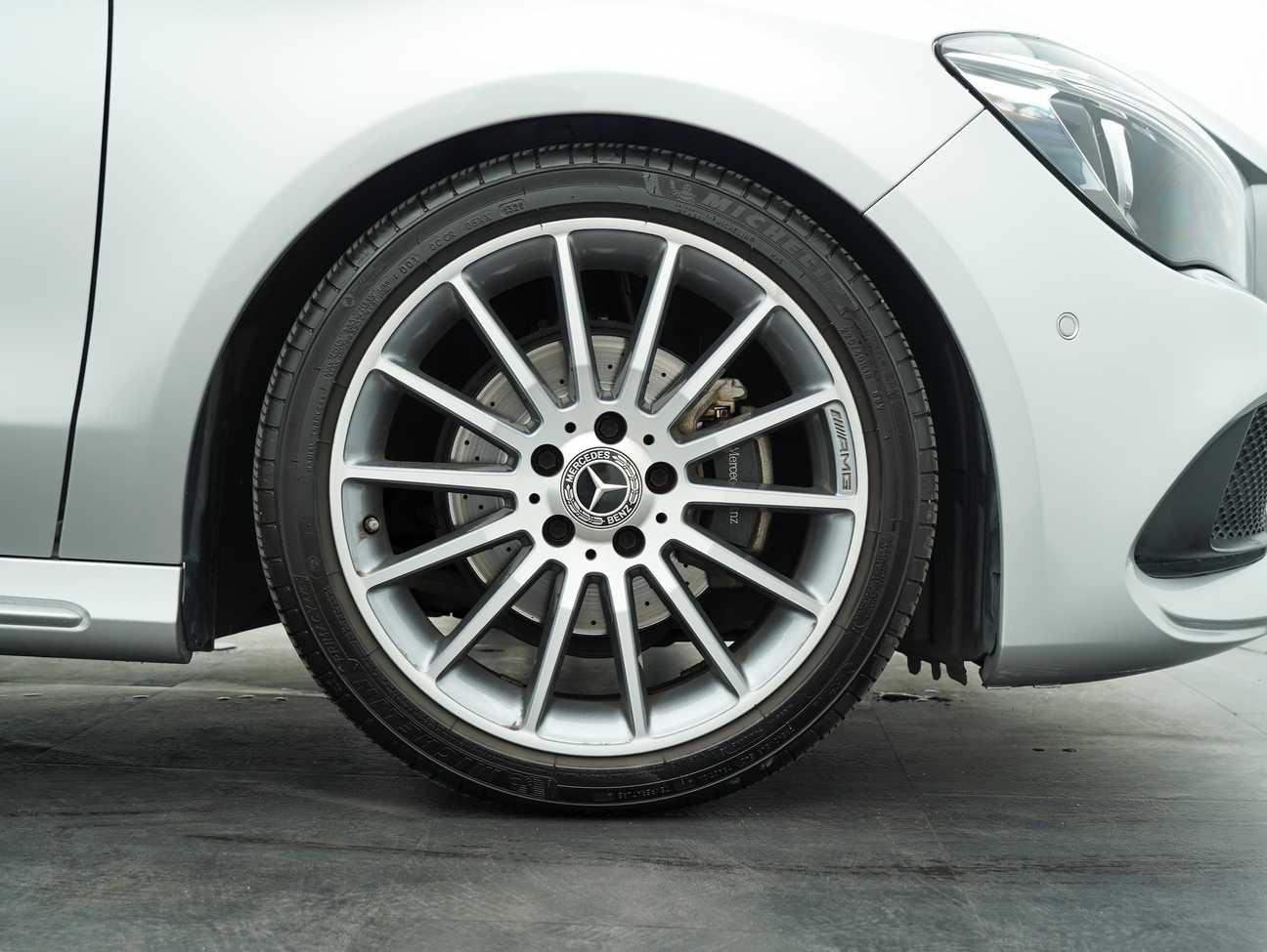 terpakai 2018 Mercedes-Benz CLA200 AMG Line 1.6