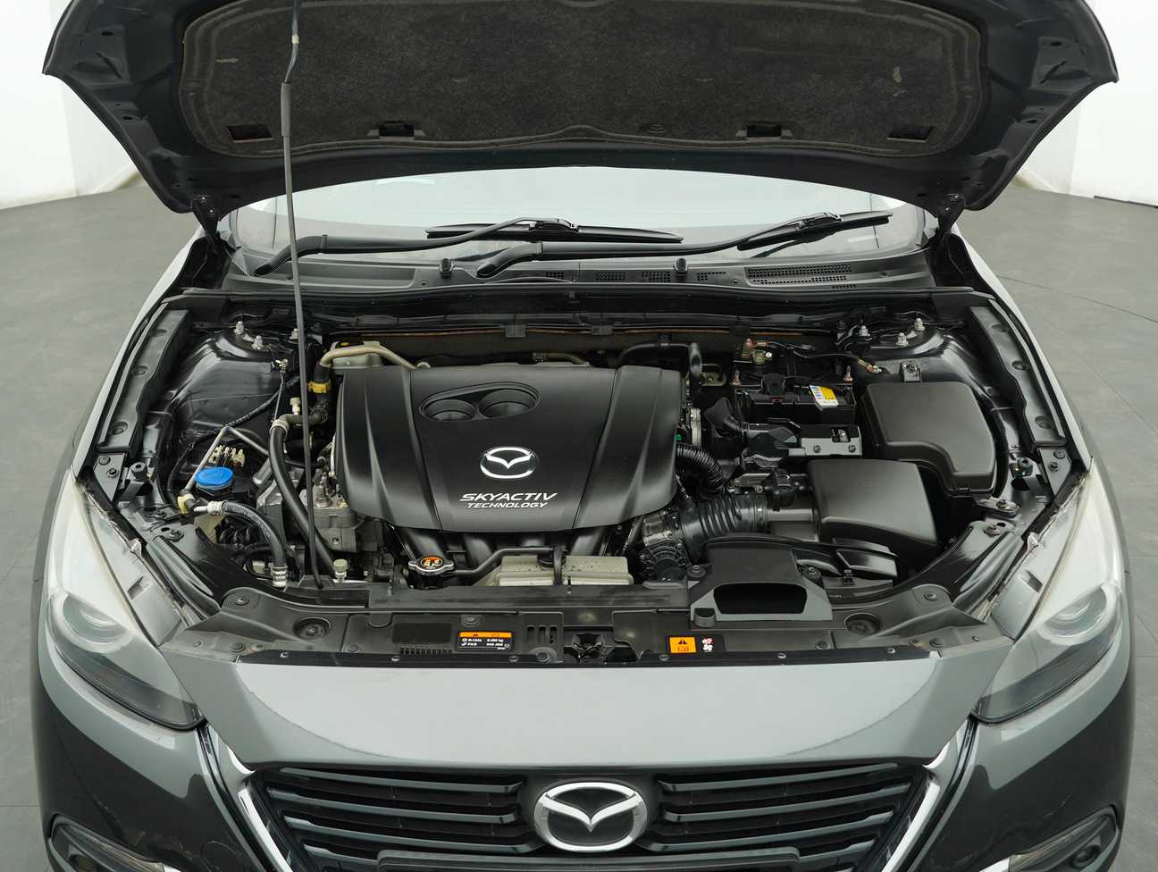 terpakai 2018 Mazda 3 SKYACTIV-G High 2.0
