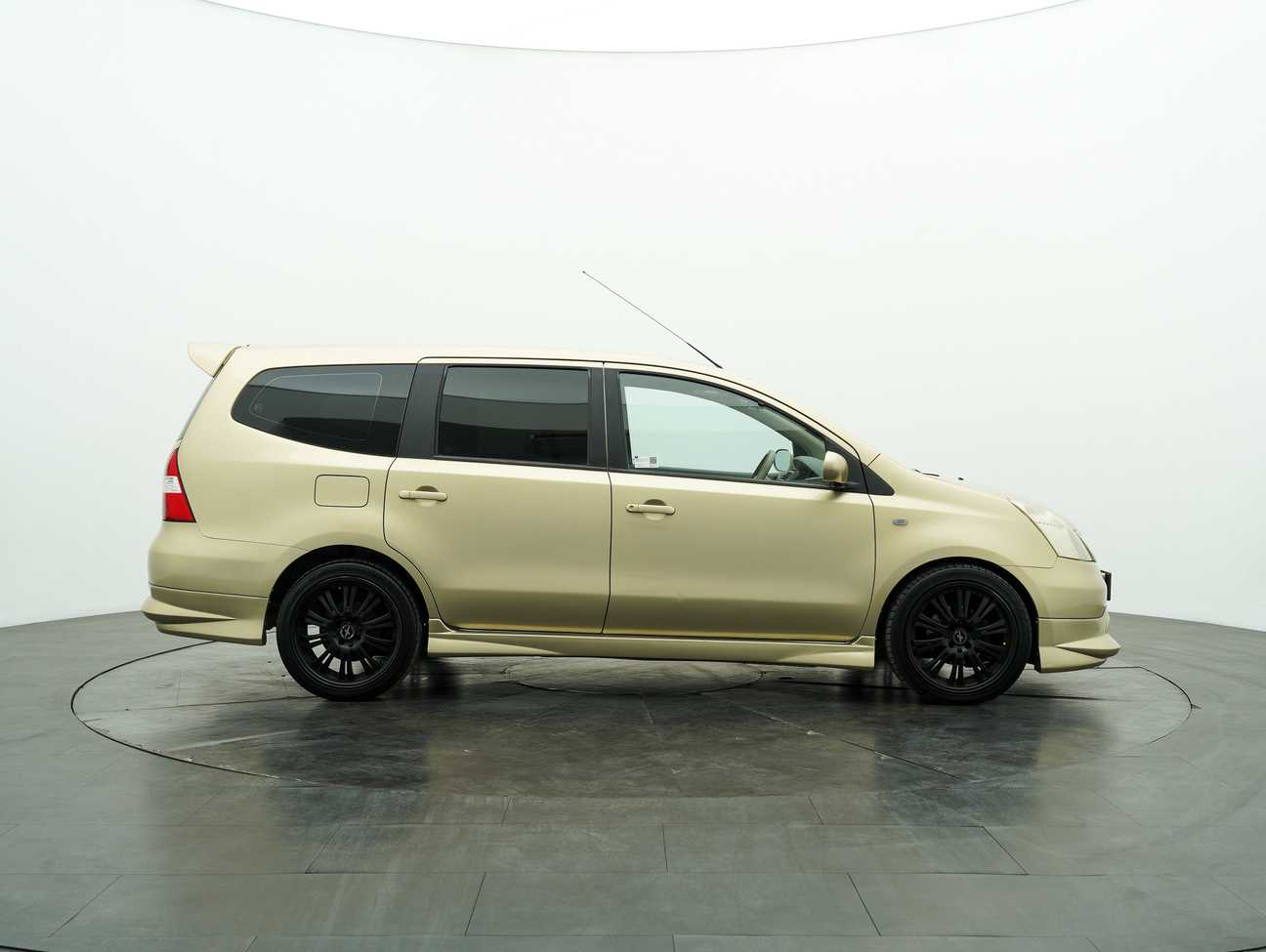 used 2009 Nissan Grand Livina Comfort 1.6