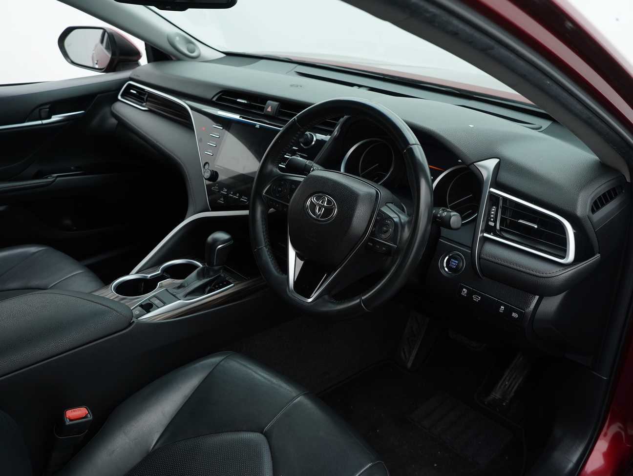 used 2019 Toyota Camry V 2.5