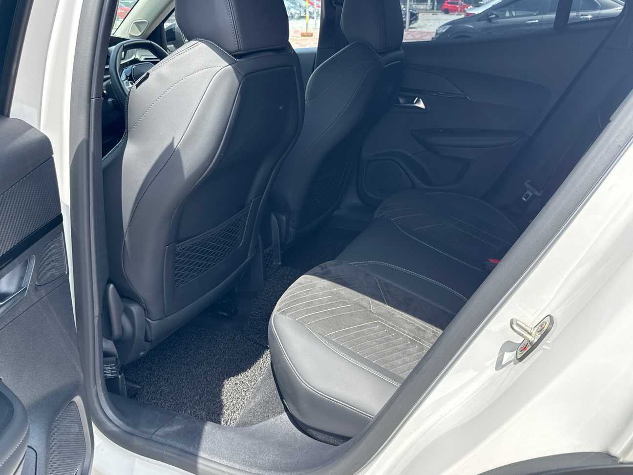 used 2024 Peugeot 2008 Allure 1.2