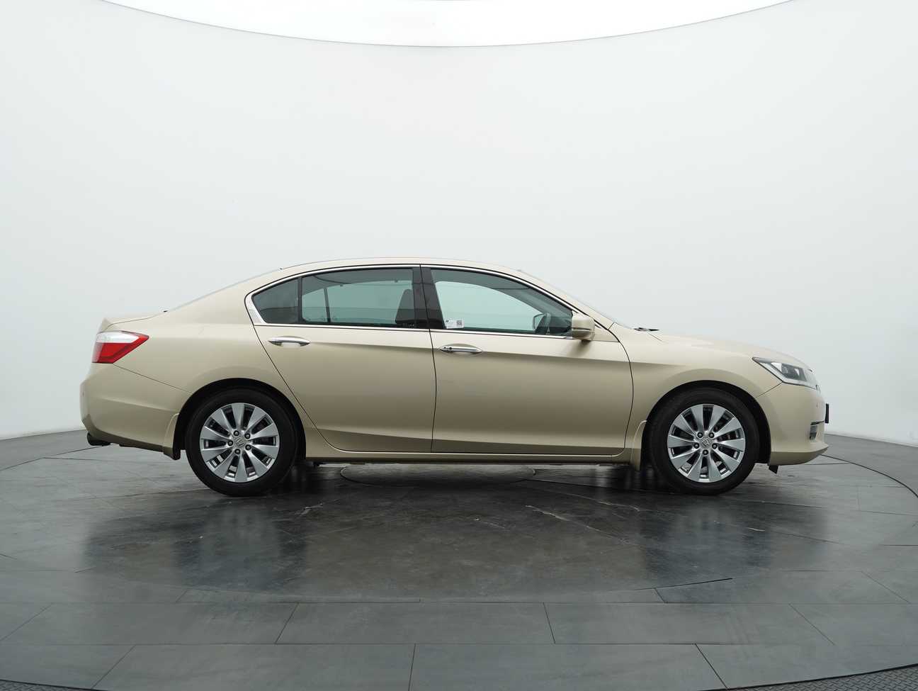 terpakai 2014 Honda Accord VTi-L 2.0