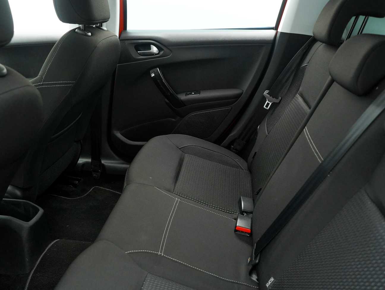 terpakai 2019 Peugeot 208 PureTech 1.2