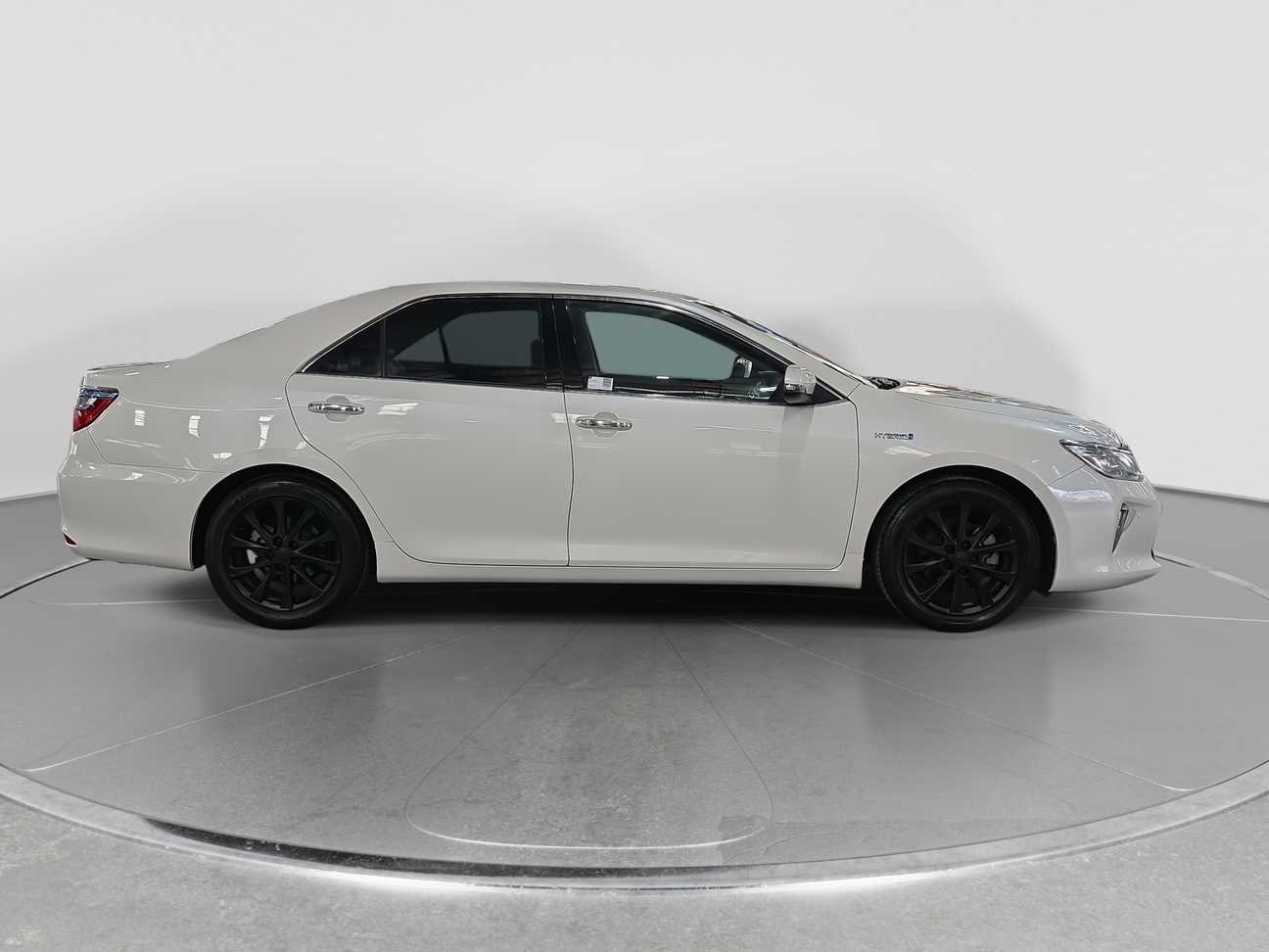 used 2016 Toyota Camry Hybrid 2.5