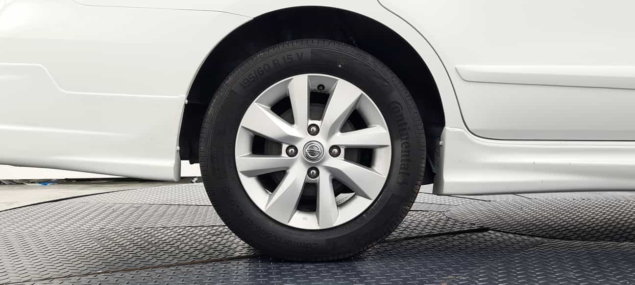 used 2016 Nissan GRAND LIVINA COMFORT 1.6