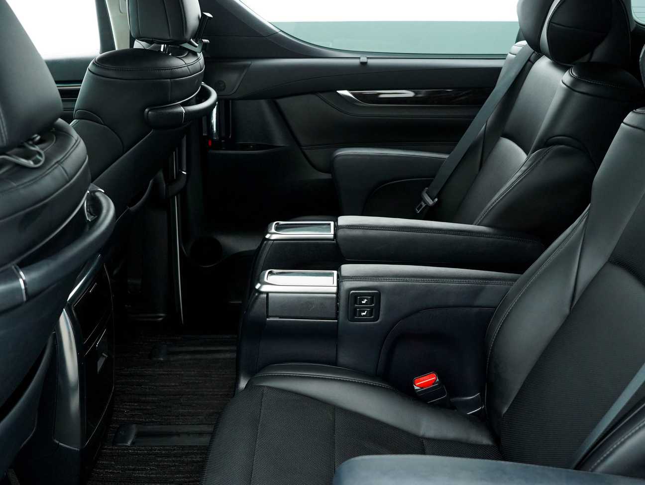 used 2016 Toyota Vellfire  2.5