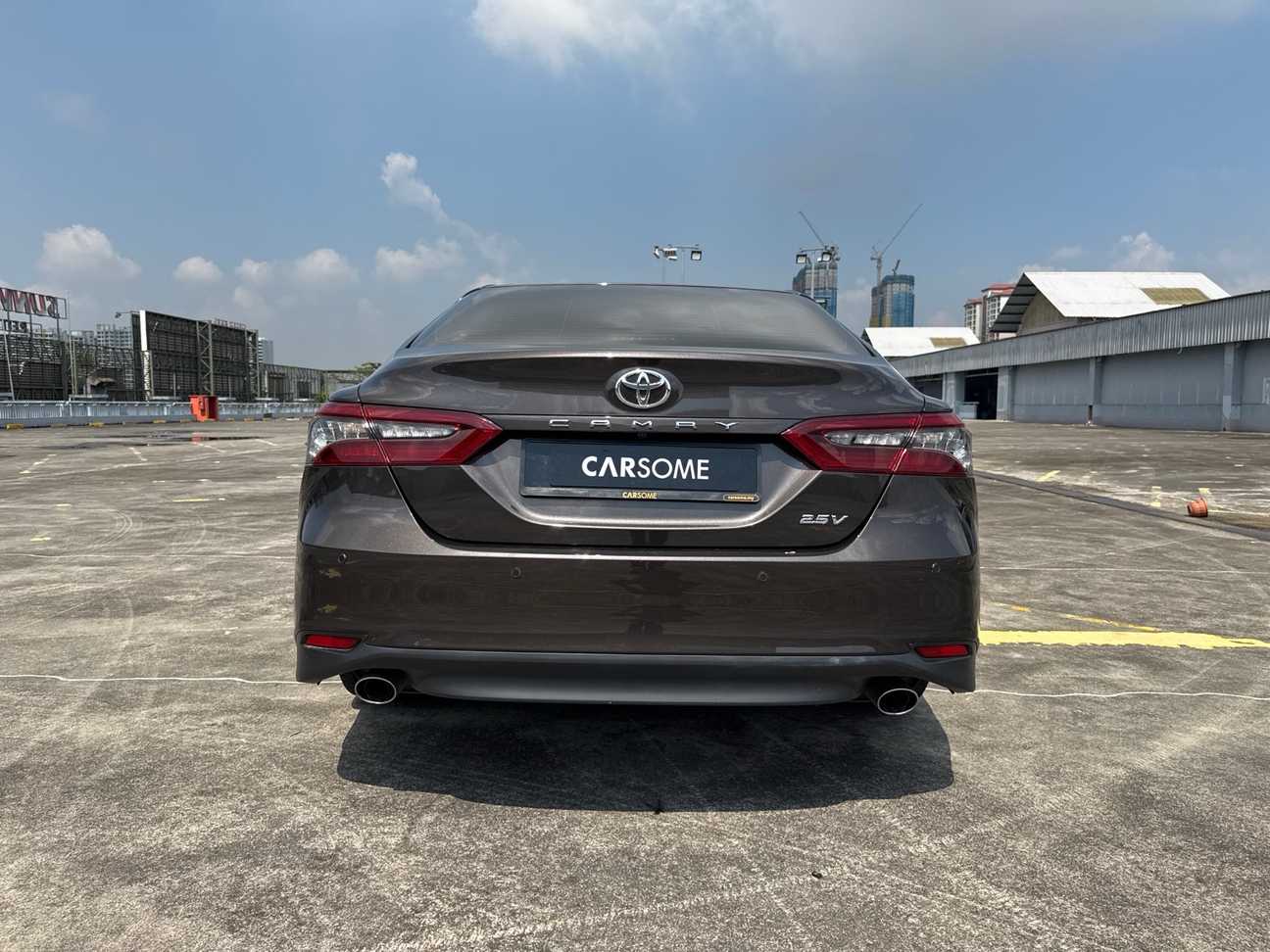 terpakai 2023 Toyota Camry V 2.5