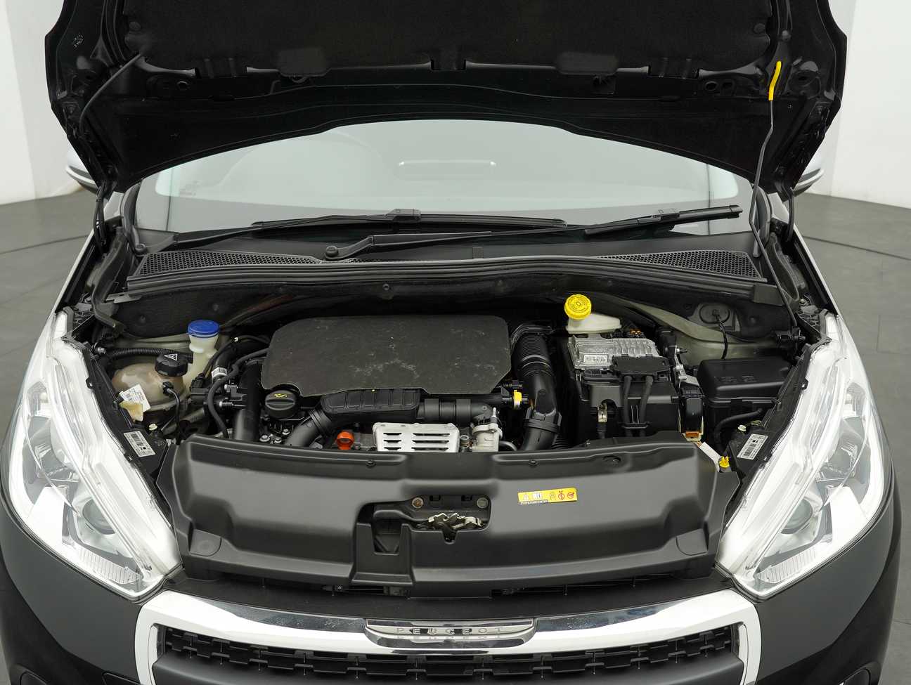 terpakai 2019 Peugeot 208 PureTech 1.2