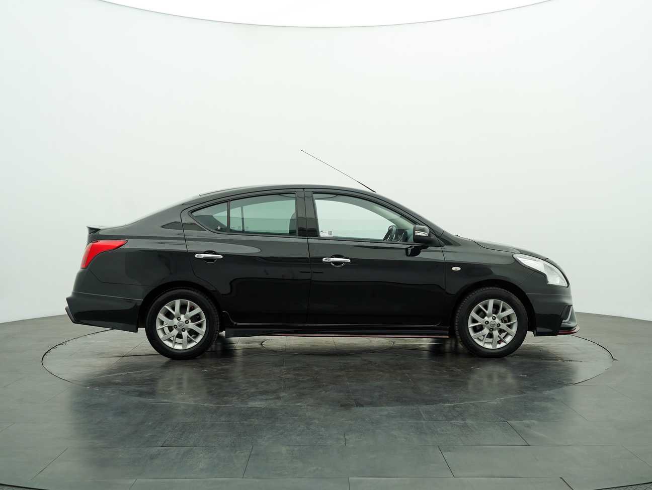 terpakai 2018 Nissan Almera E 1.5