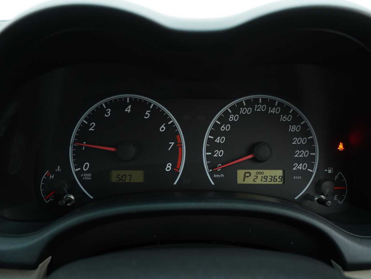 used 2012 Toyota Corolla Altis E 1.8