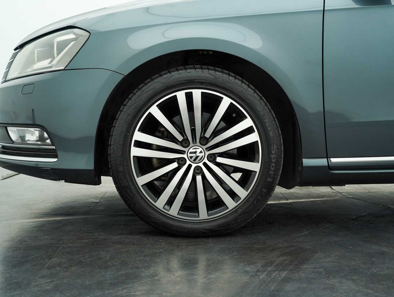 terpakai 2014 Volkswagen Passat TSI 1.8