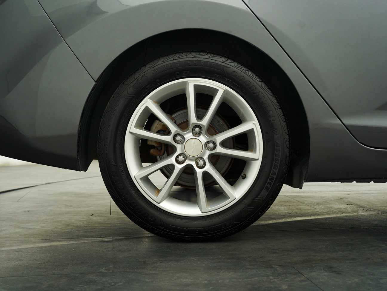 terpakai 2015 Hyundai Elantra Premium 1.6