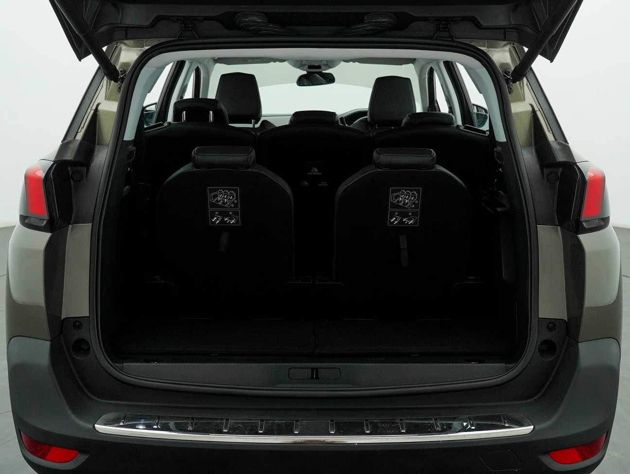 used 2018 Peugeot 5008  1.6