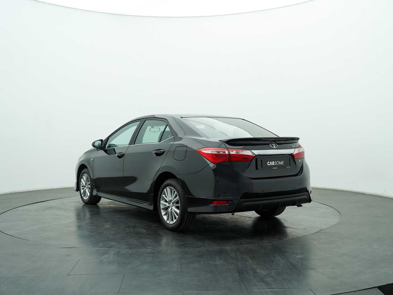 used 2014 Toyota Corolla Altis E 1.8