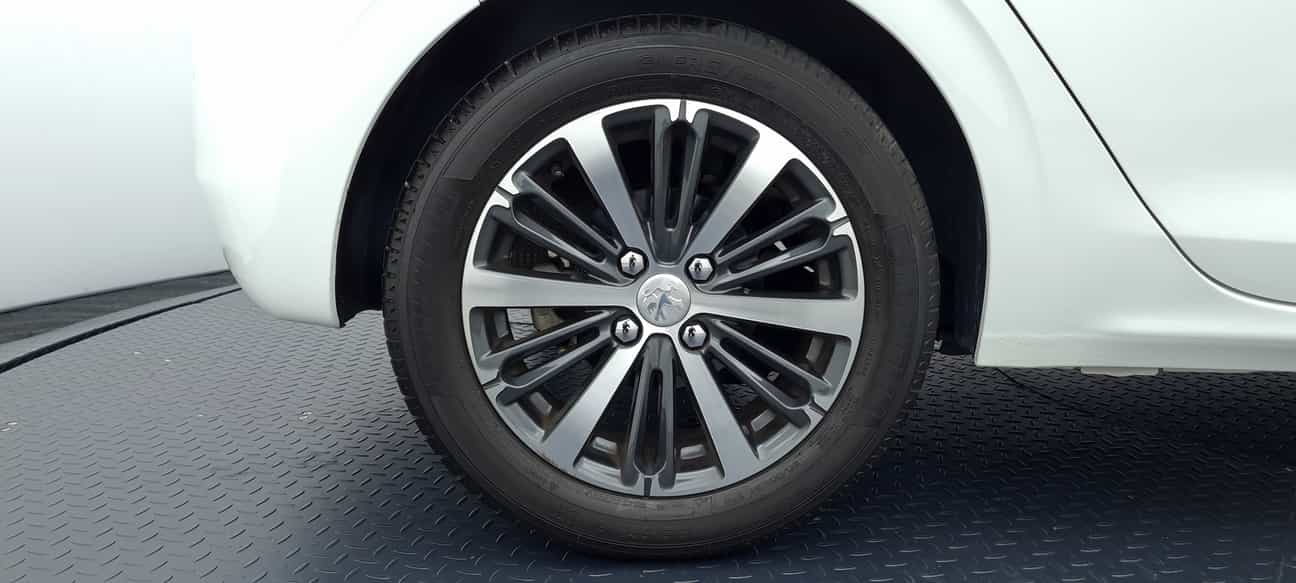 used 2018 Peugeot 208 PURETECH 1.2