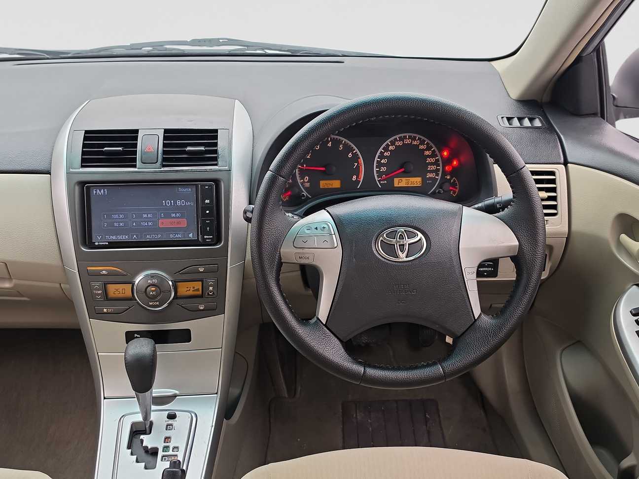 used 2013 Toyota Corolla Altis E 1.8