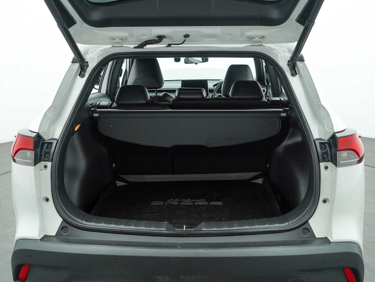 used 2022 Toyota Corolla Cross V 1.8