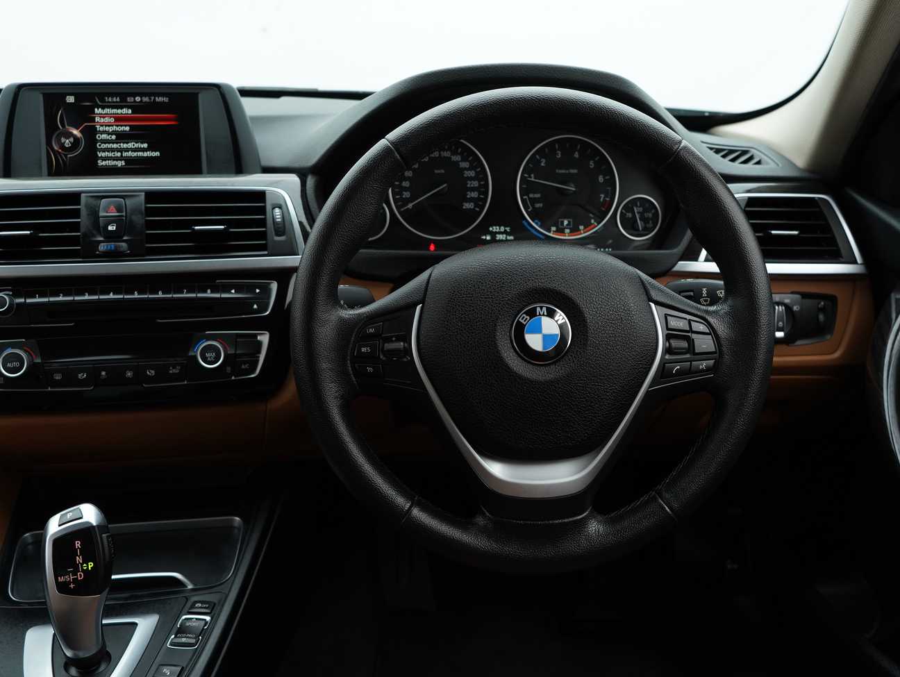 used 2016 BMW 318i Luxury 1.5