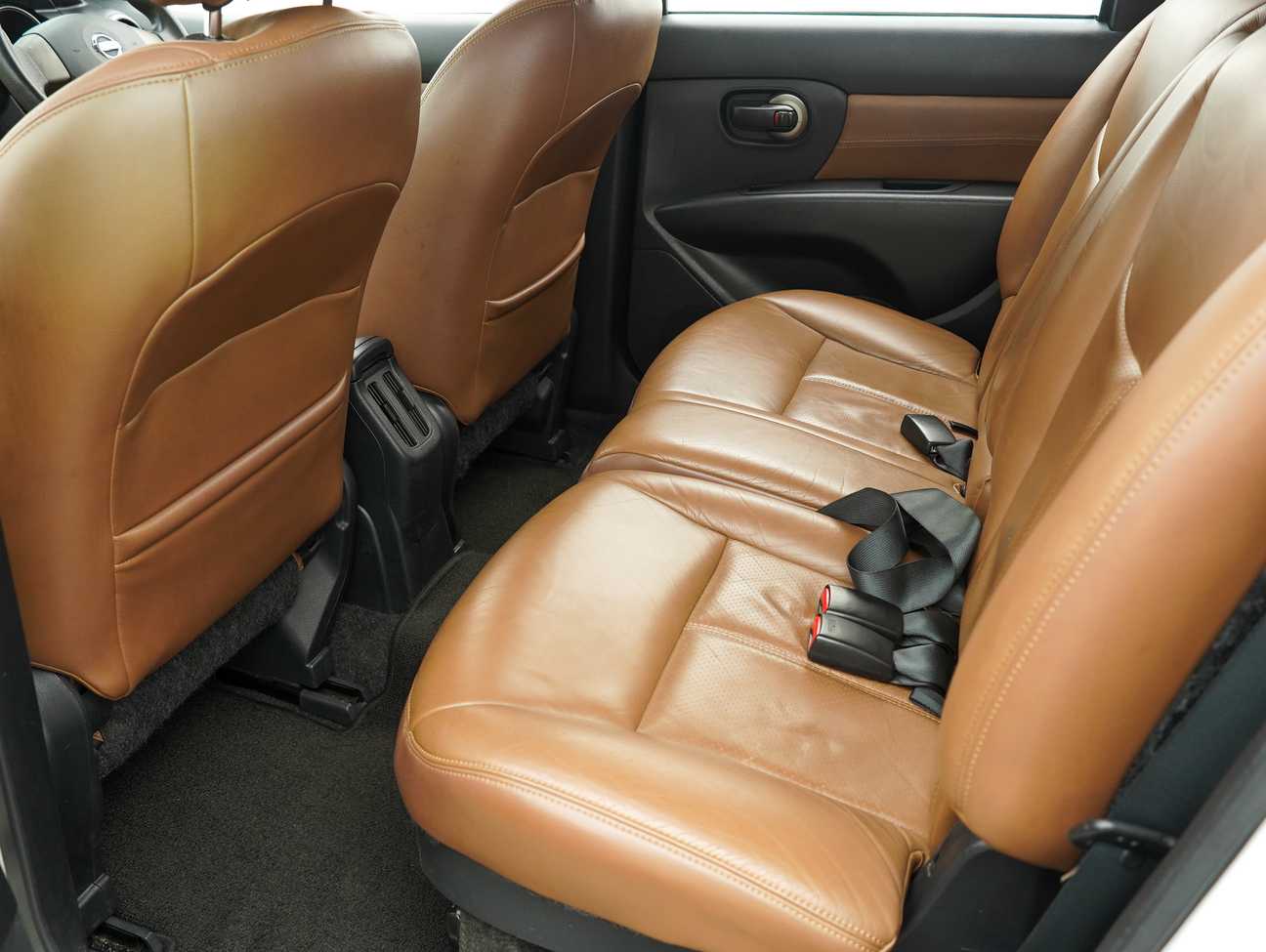 used 2011 Nissan Grand Livina ST-L Comfort 1.6