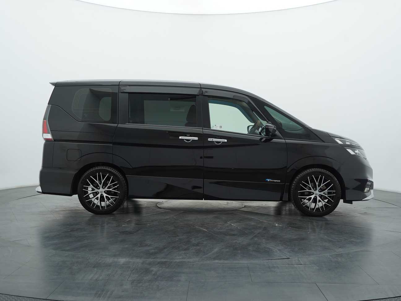 used 2022 Nissan Serena S-Hybrid High-Way Star 2.0