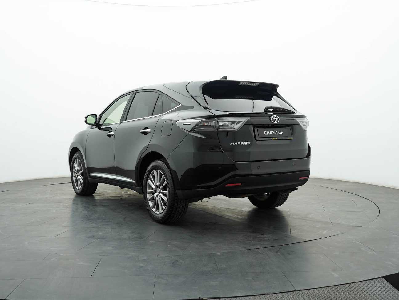 used 2014 Toyota Harrier Premium 2.0
