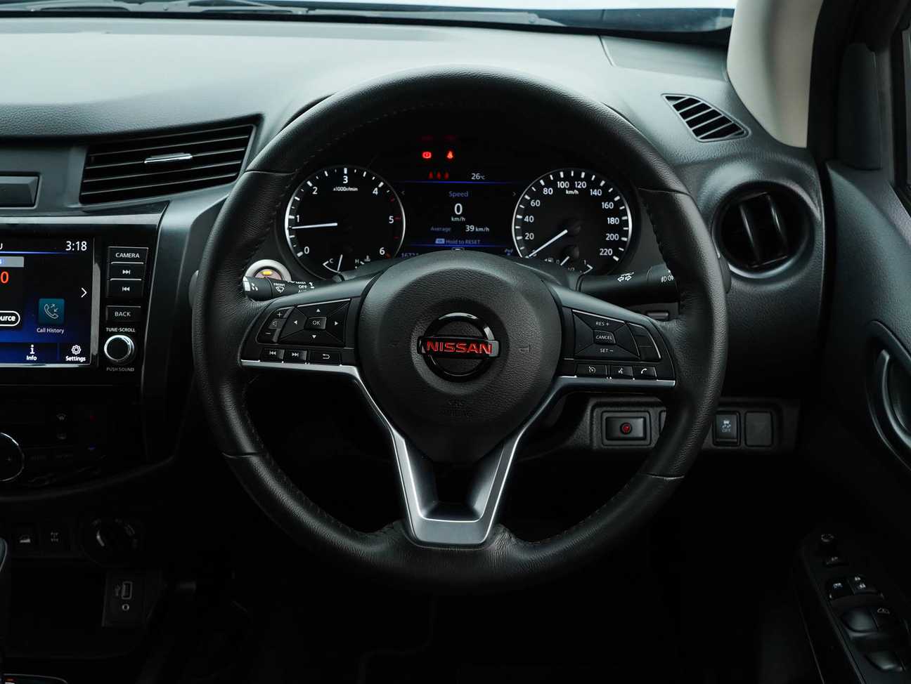 terpakai 2023 Nissan Navara PRO-4X Dual Cab 2.5