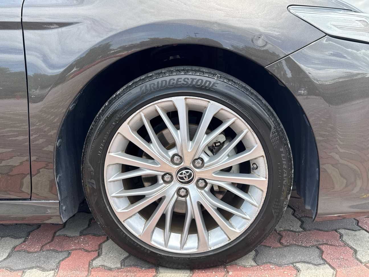 used 2019 Toyota Camry V 2.5