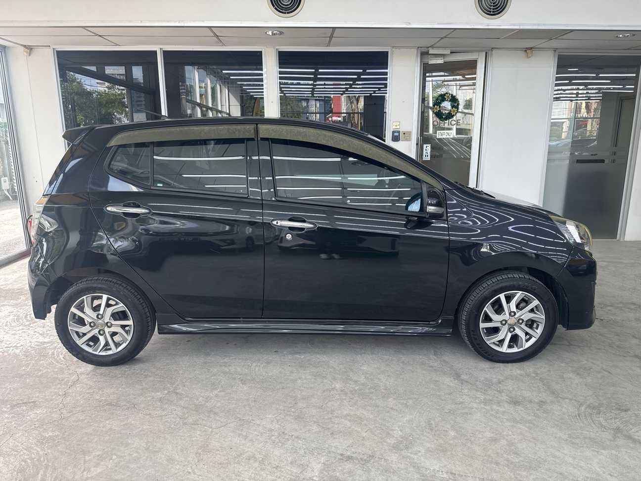 terpakai 2017 Perodua AXIA SE 1.0