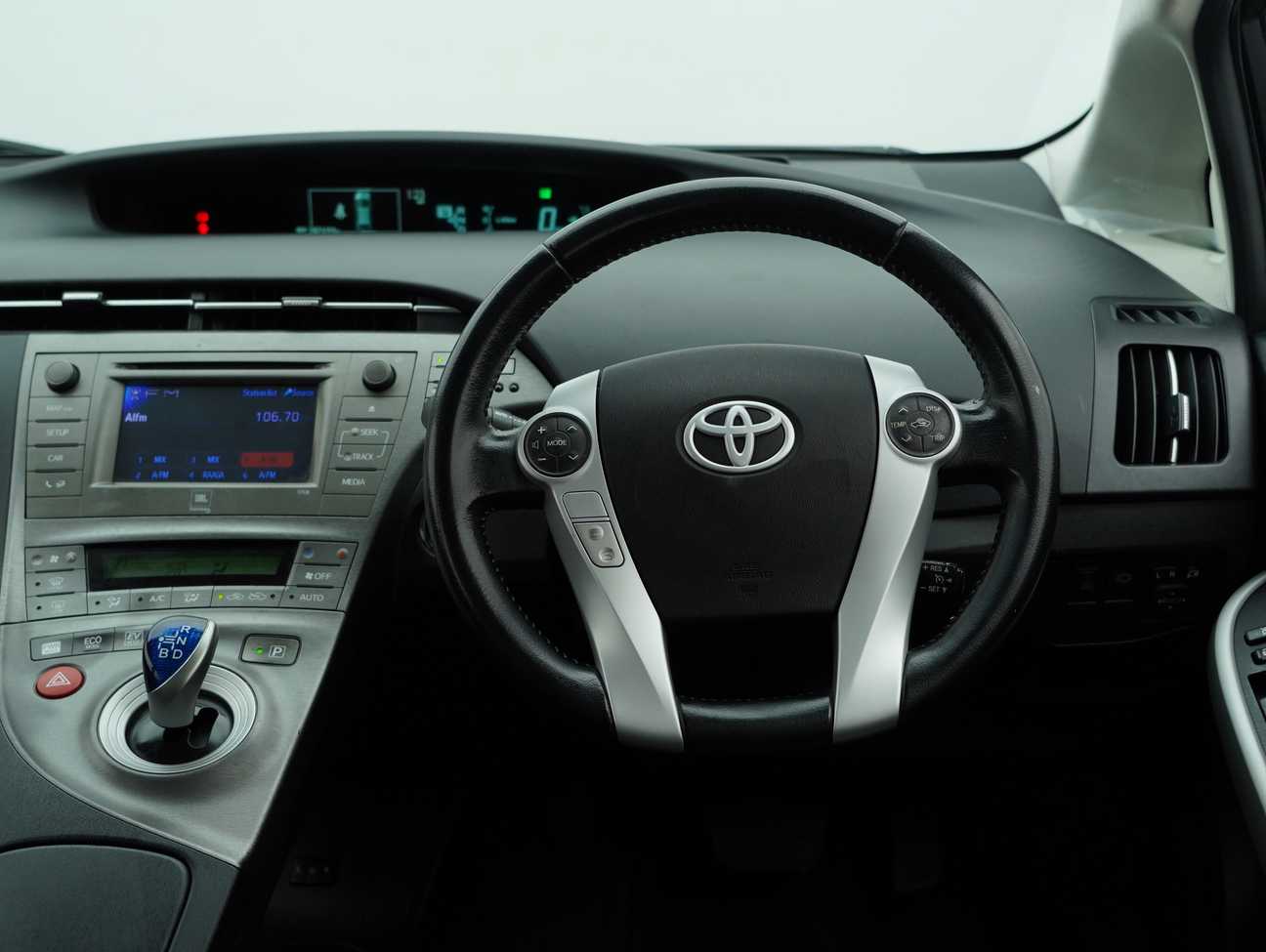 used 2013 Toyota Prius Luxury 1.8