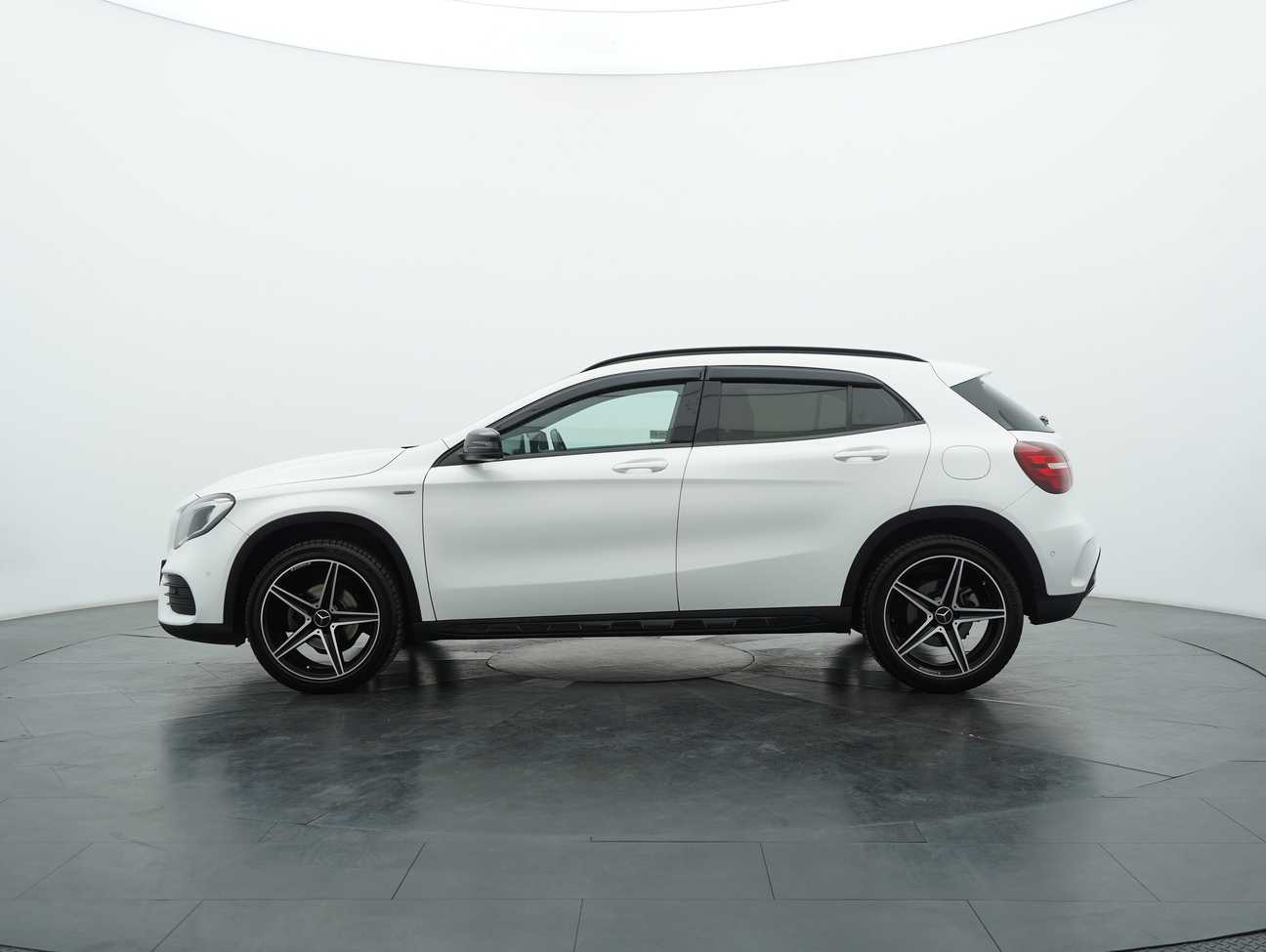 terpakai 2018 Mercedes-Benz GLA200 Night Edition 1.6