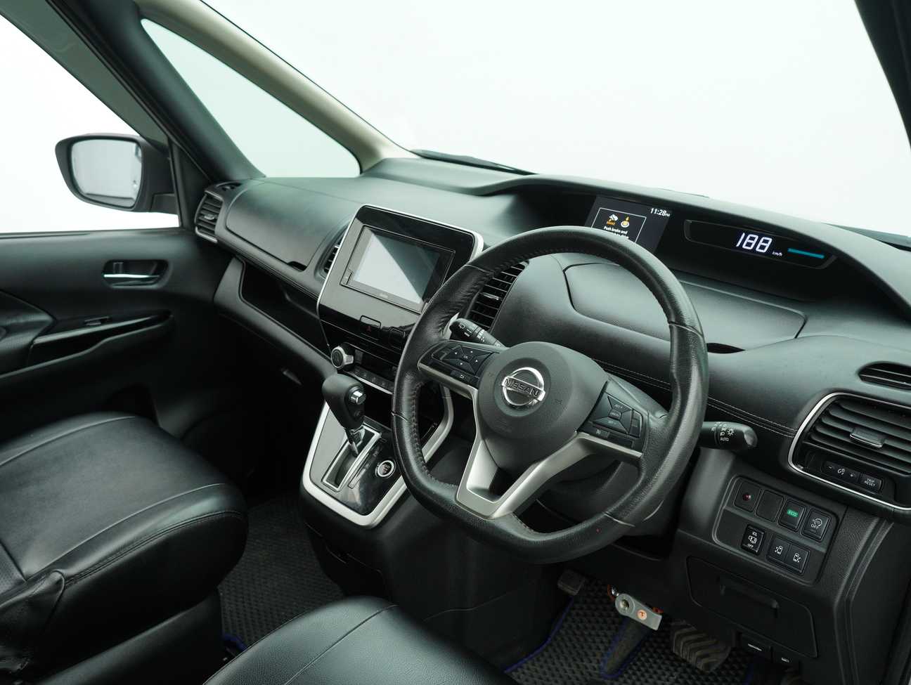 used 2018 Nissan Serena S-Hybrid High-Way Star 2.0