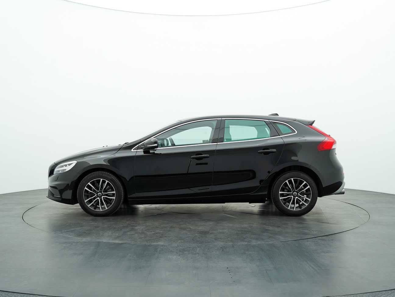 used 2018 Volvo V40 T4 2.0