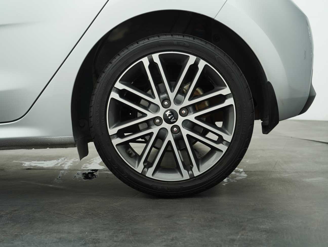 terpakai 2017 Kia Rio  1.4