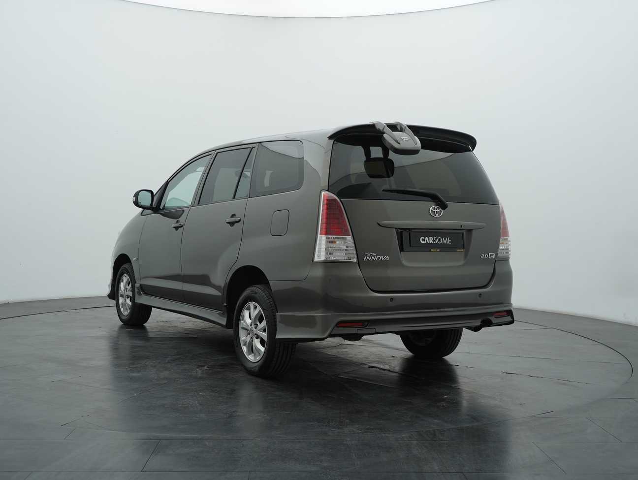 used 2011 Toyota Innova E 2.0
