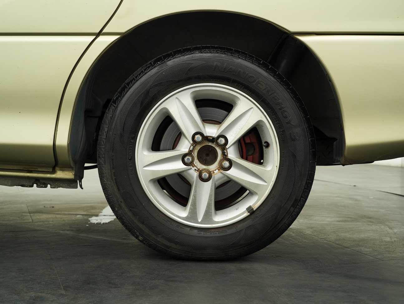 terpakai 2001 Toyota Estima G 2.4