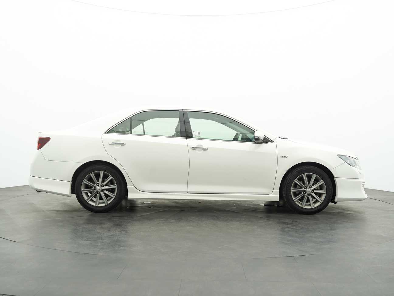 terpakai 2014 Toyota Camry G X 2.0