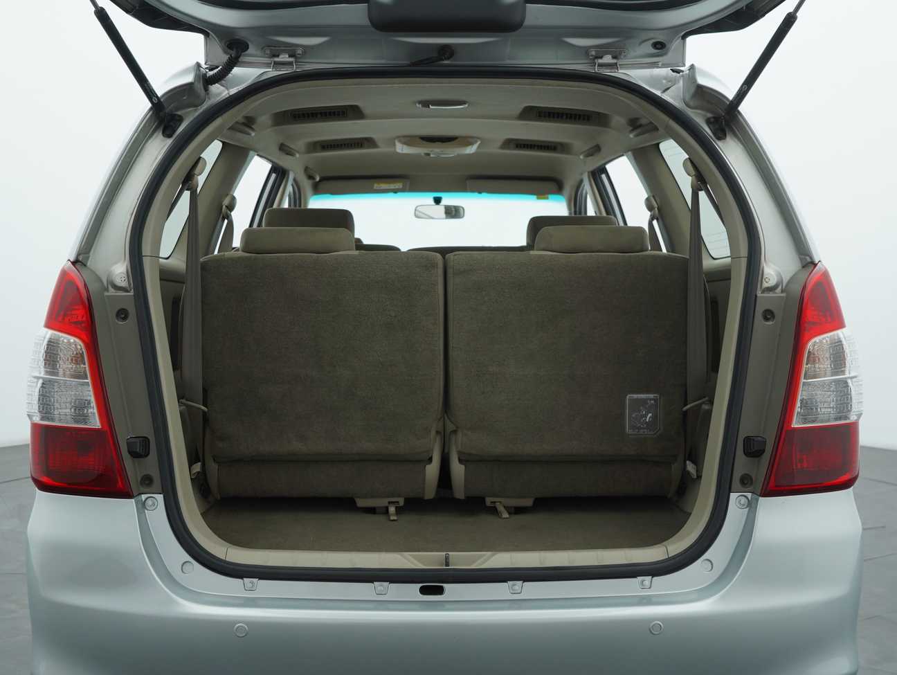 used 2012 Toyota Innova E 2.0