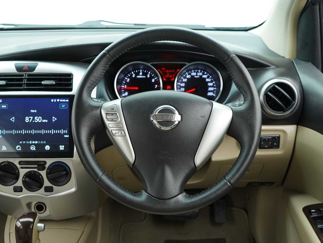 used 2017 Nissan Grand Livina Comfort Impul Premium Package 1.8