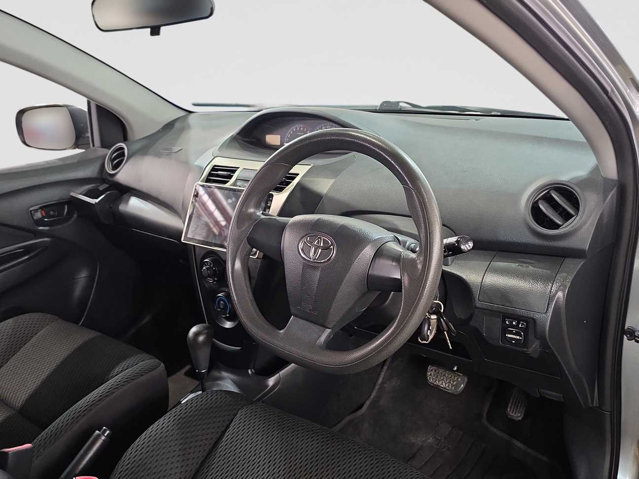 terpakai 2012 Toyota Vios J 1.5