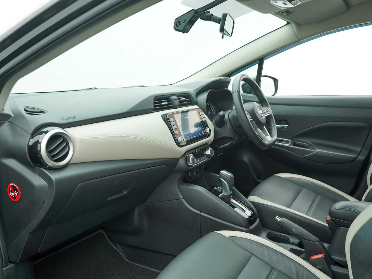 terpakai 2023 Nissan Almera VLT 1.0