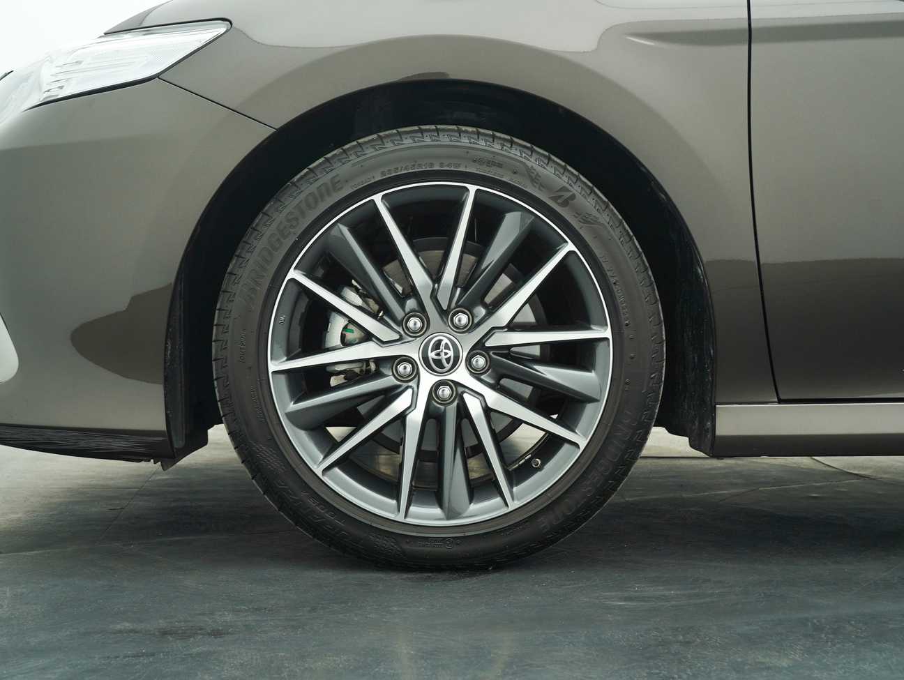 used 2023 Toyota Camry V 2.5