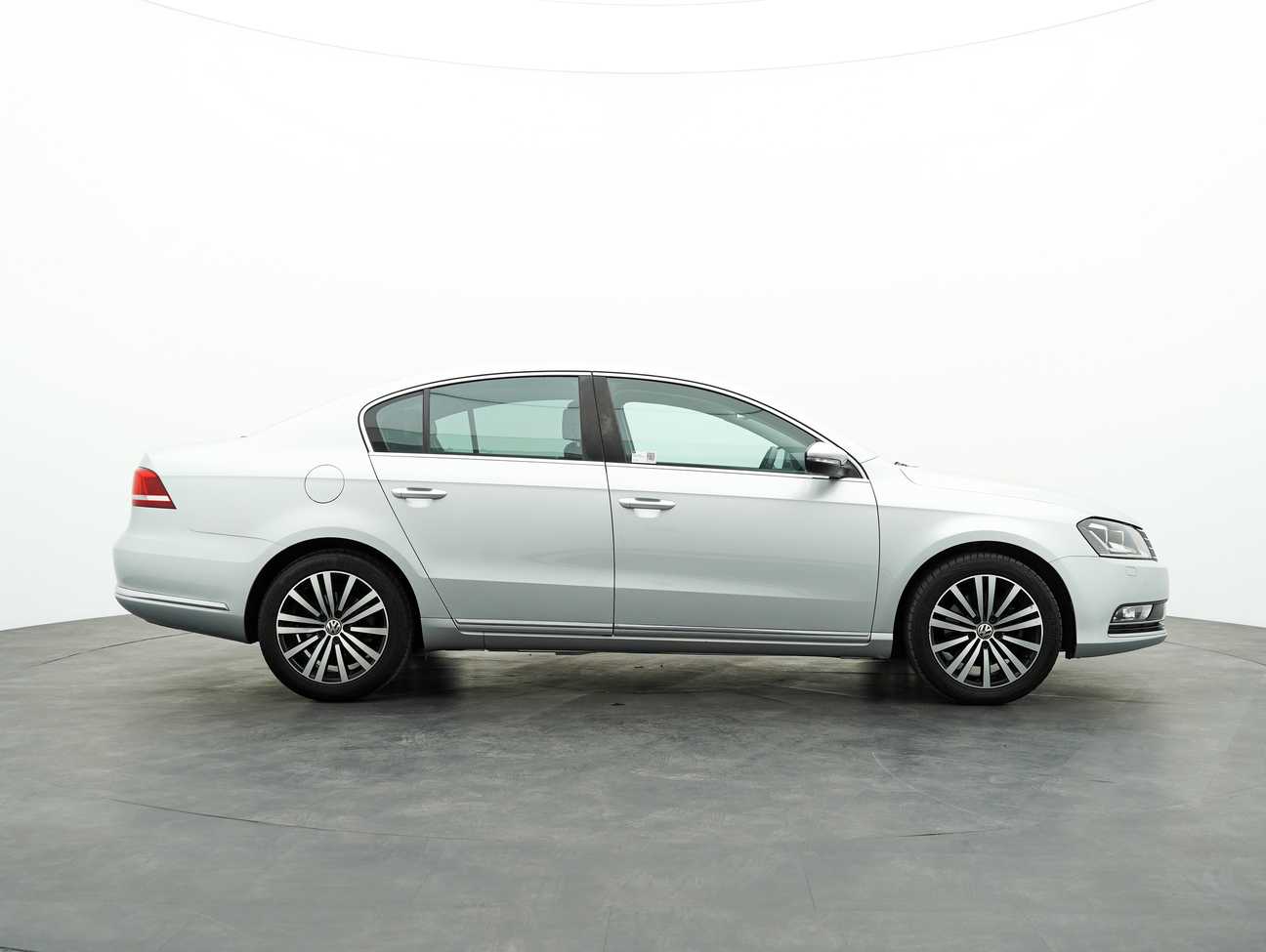 used 2013 Volkswagen PASSAT  1.8