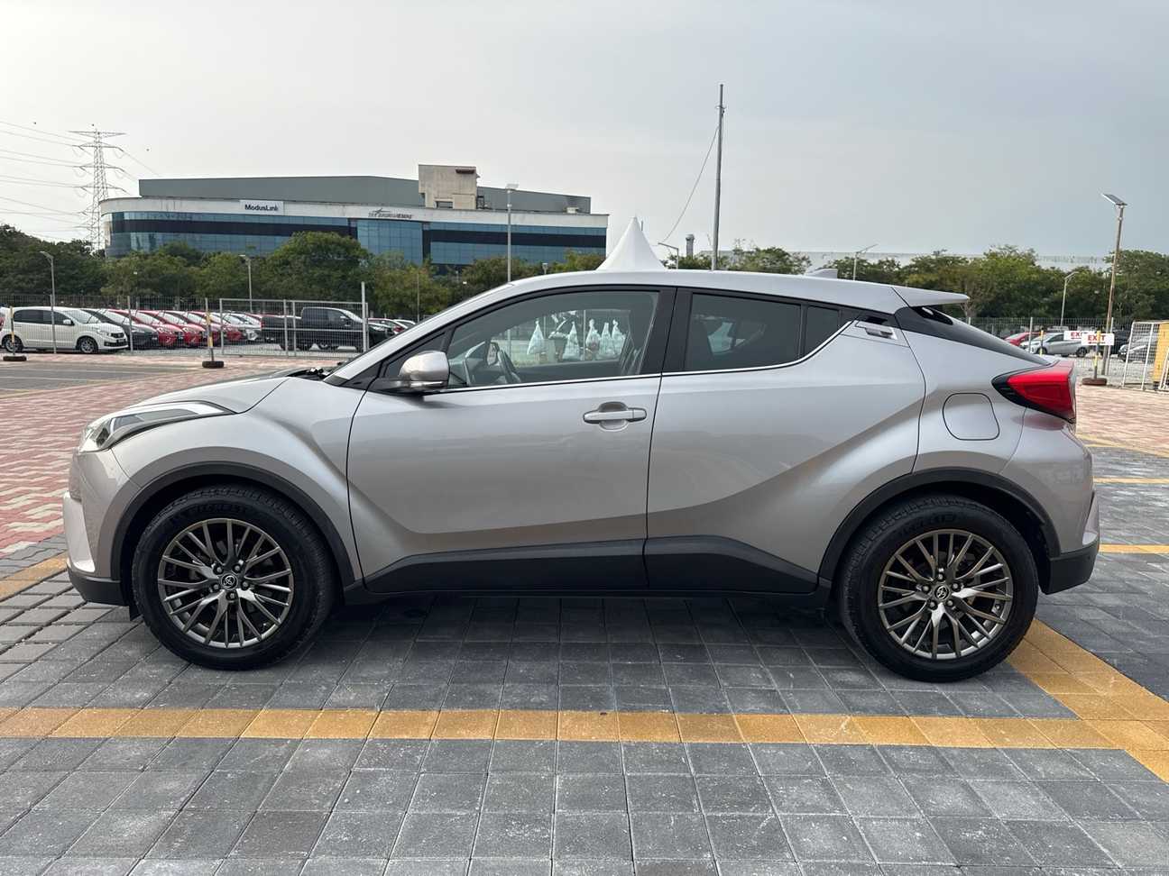 used 2018 Toyota C-HR  1.8