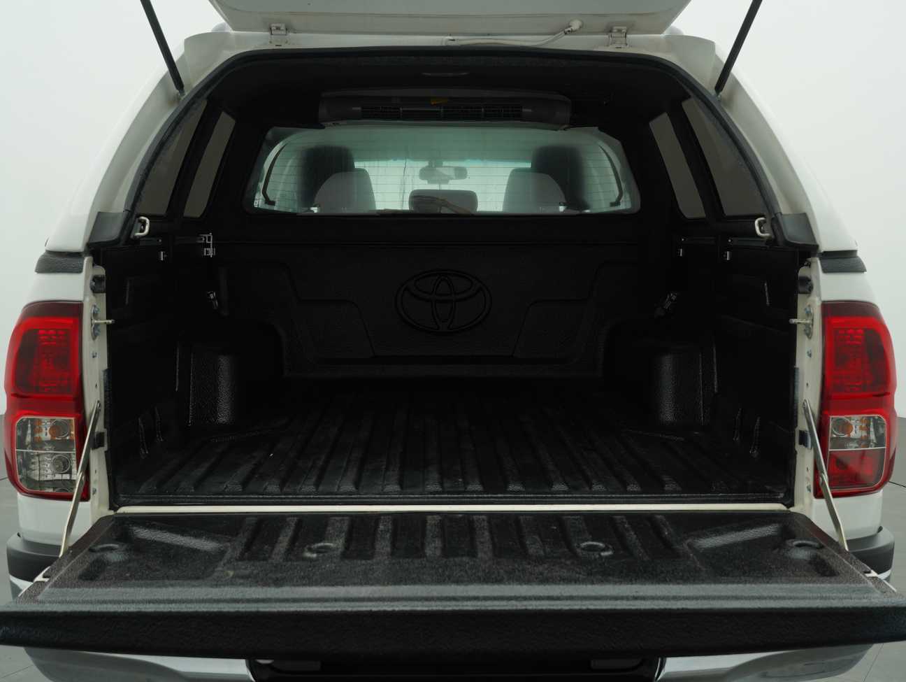 used 2016 Toyota Hilux G Dual Cab 2.4