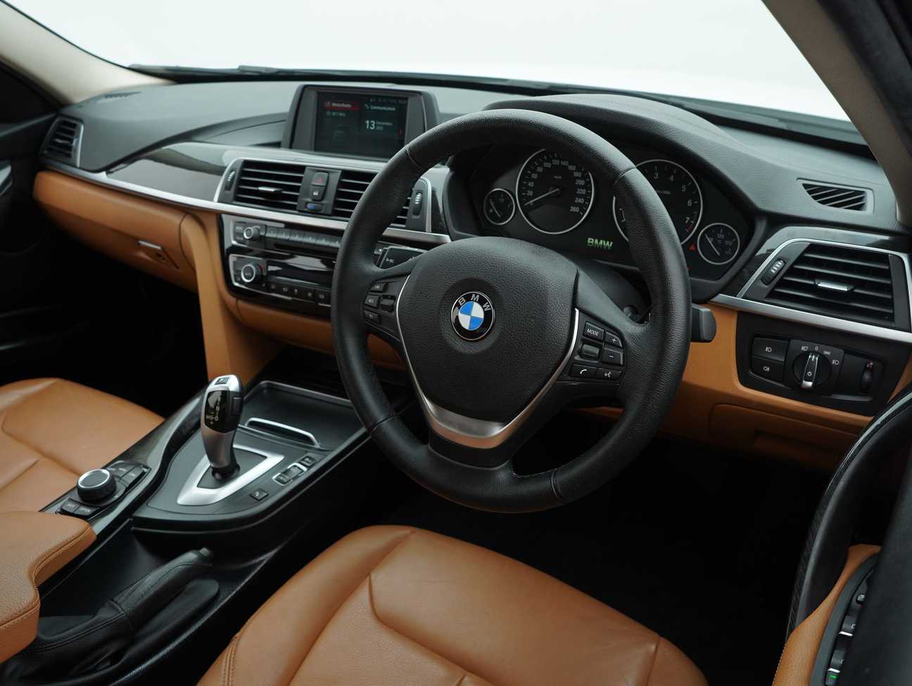 used 2018 BMW 318i Luxury 1.5