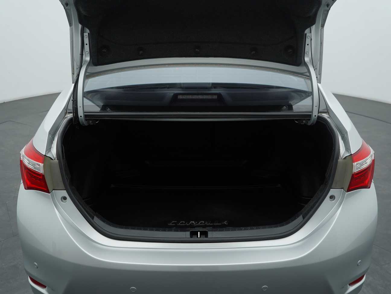 used 2014 Toyota Corolla Altis V 2.0