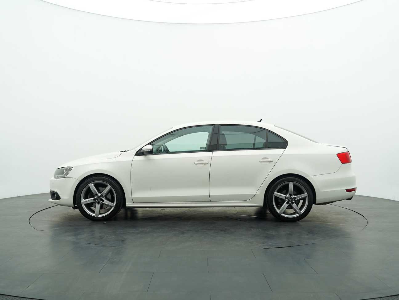 terpakai 2011 Volkswagen Jetta TSI 1.4