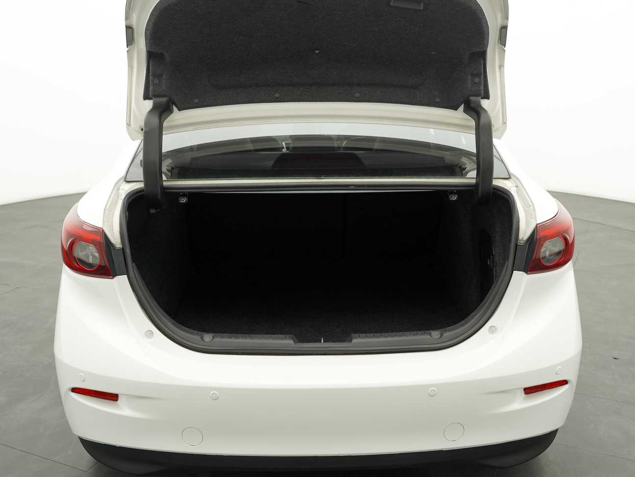 terpakai 2017 Mazda 3 SKYACTIV-G High 2.0