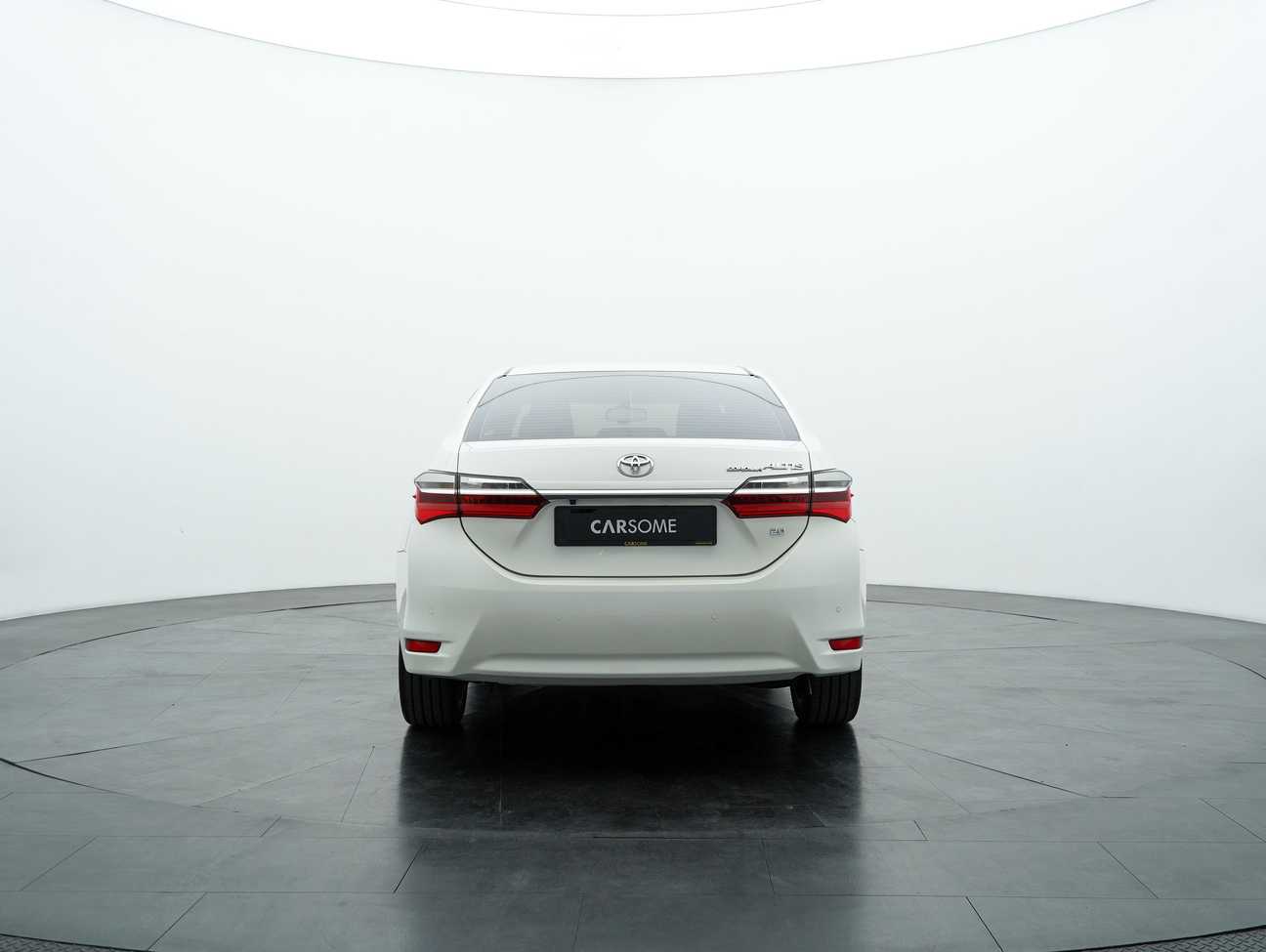 used 2017 Toyota Corolla Altis V 2.0