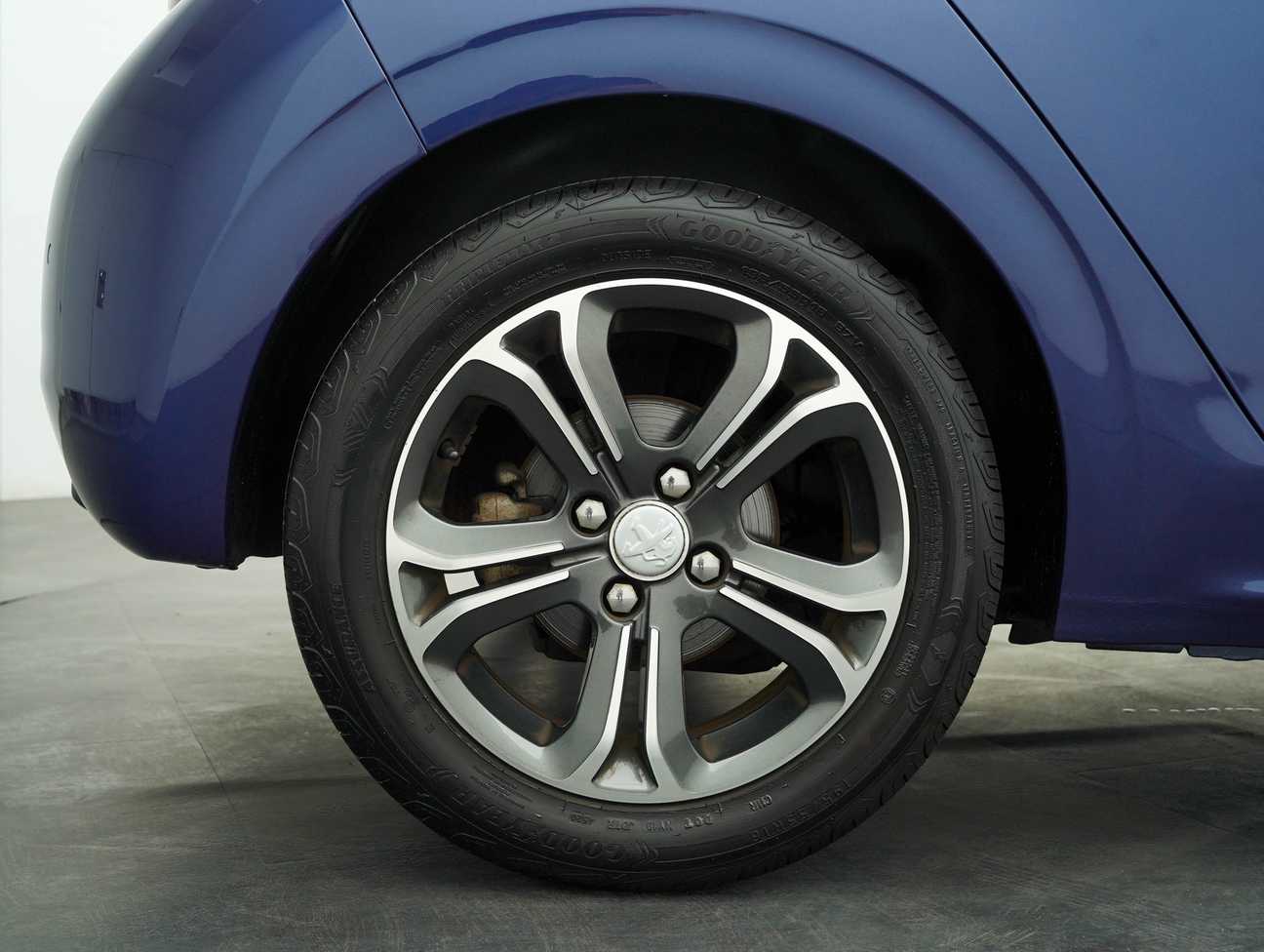 terpakai 2015 Peugeot 208 Allure 3 Door 1.6